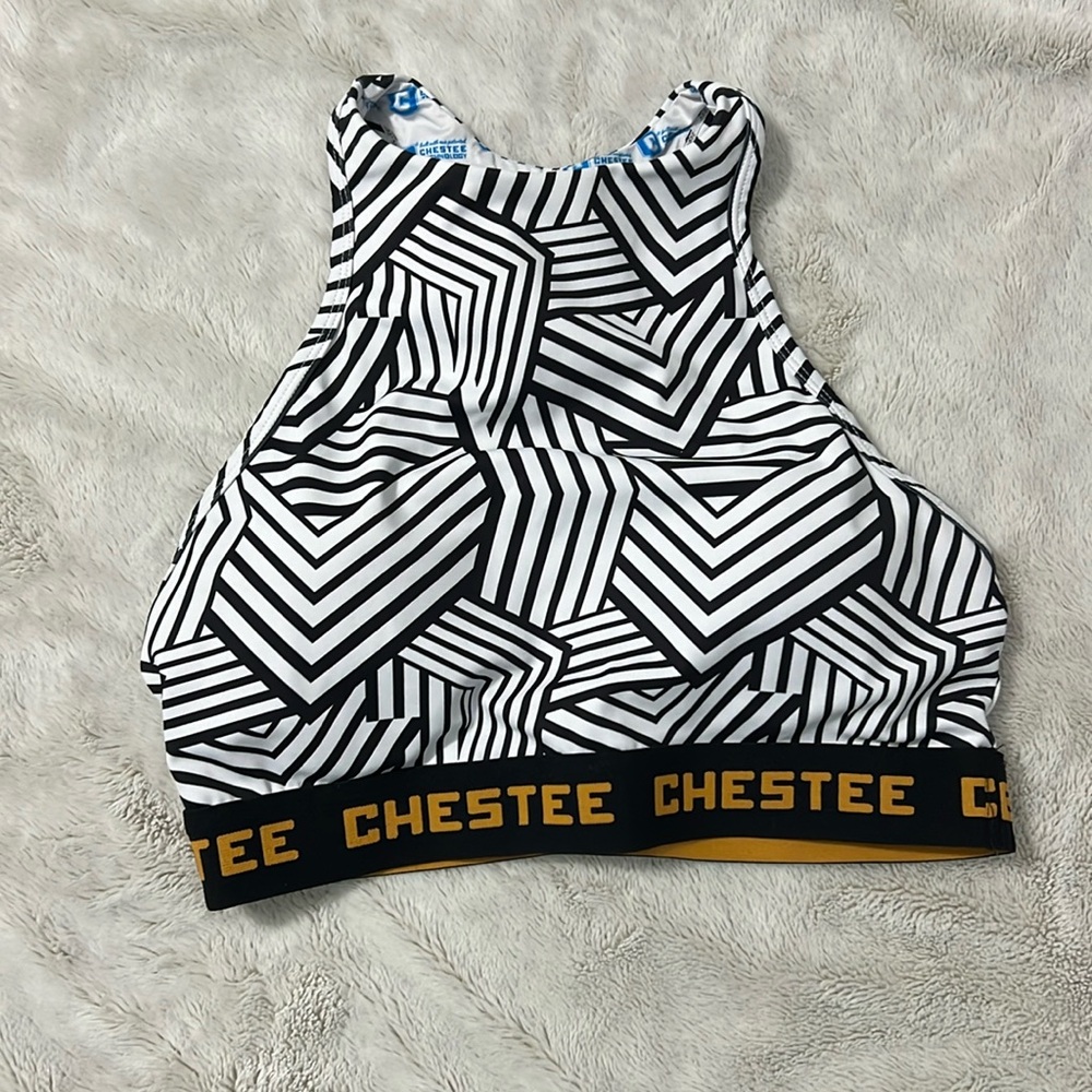Chestee Sports Bra - size medium